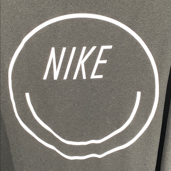 Nike Black Sleeveless Top with White Happy Face Women’s Size 2X - Picture 2 of 8